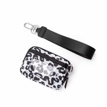 Load image into Gallery viewer, Rue - Nylon Wristlet Wallet - PREORDER