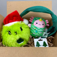 Load image into Gallery viewer, Christmas Gift Box with Crinkle Paper - Large