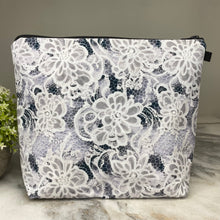 Load image into Gallery viewer, Pouch XL - Lace Black Grey
