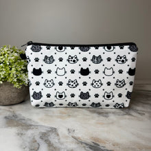 Load image into Gallery viewer, Pouch - Cat, Black & White Heads