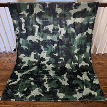 Load image into Gallery viewer, Blanket - Green Camo