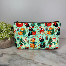 Load image into Gallery viewer, Pouch - Christmas Winter - Cats & Lights