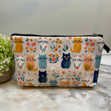 Load image into Gallery viewer, Pouch - Cat, Floral In A Row
