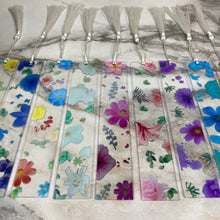 Load image into Gallery viewer, Bookmark - Acrylic Floral Design With Tassel
