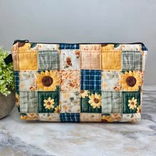 Load image into Gallery viewer, Pouch - Sunflower Quilt
