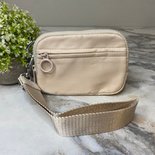 Load image into Gallery viewer, Rue - Nylon Wristlet Wallet - Solid
