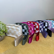 Load image into Gallery viewer, Rue - Nylon Wristlet Wallet - Checkered
