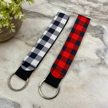 Load image into Gallery viewer, Wrist Lanyard with Keychain - Plaid
