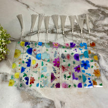Load image into Gallery viewer, Bookmark - Acrylic Floral Design With Tassel
