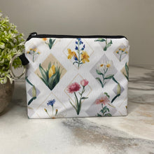 Load image into Gallery viewer, Mini Pouch - Floral Diamonds
