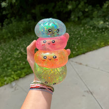 Load image into Gallery viewer, Squishy Toy - Viral Dumpling, Slow Rise Glitter #2 - Green
