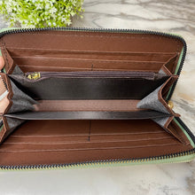 Load image into Gallery viewer, Wallet - Faux Leather - Checkered
