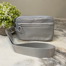 Load image into Gallery viewer, Rue - Nylon Wristlet Wallet - Solid

