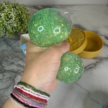 Load image into Gallery viewer, Squishy Toy - Viral Dumpling, Quick Squeeze Glitter - Mint
