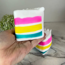 Load image into Gallery viewer, Squishy Toy - Cake
