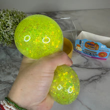 Load image into Gallery viewer, Squishy Toy - Viral Dumpling, Quick Squeeze Glitter - Yellow
