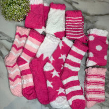 Load image into Gallery viewer, Socks - Valentine Fuzzy #2
