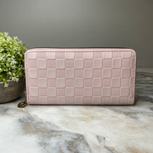 Load image into Gallery viewer, Wallet - Faux Leather - Checkered
