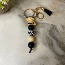 Load image into Gallery viewer, Keychain - Silicone Bead - Highland Cow - Black
