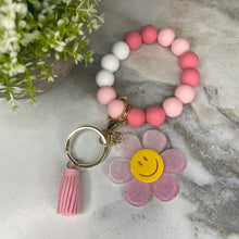 Load image into Gallery viewer, Silicone &amp; Acrylic Bracelet Keychain - Daisy - Coral Pink
