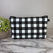 Load image into Gallery viewer, Pouch - Plaid Black White
