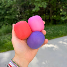 Load image into Gallery viewer, Squishy Toy - Sunlight Color Changing Gumdrop
