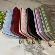 Load image into Gallery viewer, Wallet - Faux Leather - Checkered
