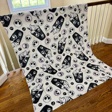 Load image into Gallery viewer, Blanket Halloween #8 - Coffee Skull White
