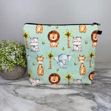 Load image into Gallery viewer, Pouch XL - Safari Animal Elephant Giraffe Lion Hippo
