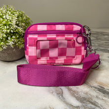Load image into Gallery viewer, Rue - Nylon Wristlet Wallet - Checkered
