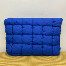 Load image into Gallery viewer, Puffer Pouch
