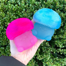 Load image into Gallery viewer, Super Duper Sugar Squisher Toy - Mushroom
