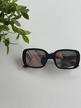 Load image into Gallery viewer, Polarized Retro Square
